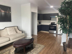 Casa Carmel 2BR Apartment - Near Downtown Detroit & Ferndale